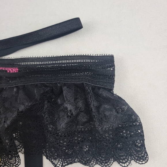 Seven 'til Midnight black lace strappy garder belt with gold hardware Size Large - Picture 2 of 5